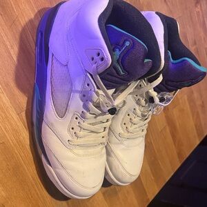Nike Air Jordan 5 Retro Grapes White and Purple Athletic Shoes